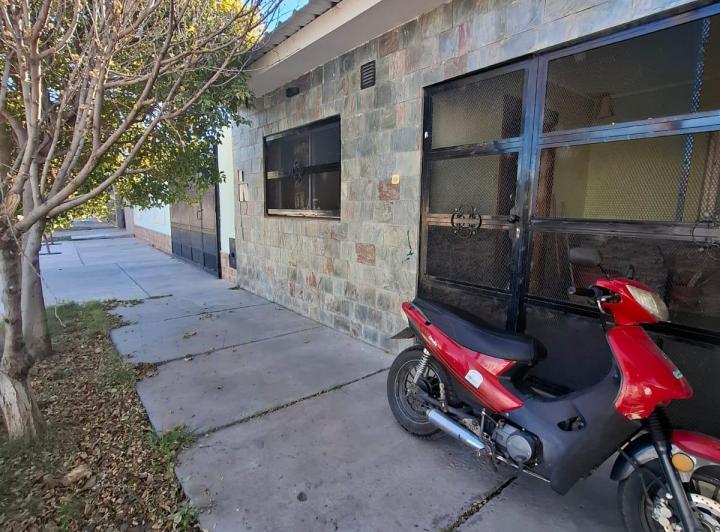 CASA DE 2 DORMITORIOS A METROS DE AVENIDA ZAPATA EN SAN RAFAEL MENDOZA					 3