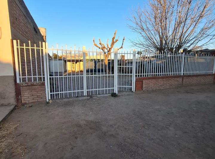 CASA CÉNTRICA DE 3 DORMITORIOS EN CIUDAD DE SAN RAFAEL MENDOZA					 4
