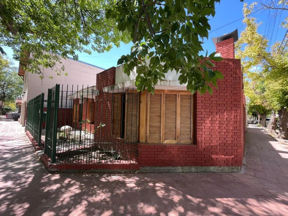 CASA 4 HABITACIONES EN VENTA A MINUTOS DEL CENTRO DE SAN RAFAEL MZA. 2