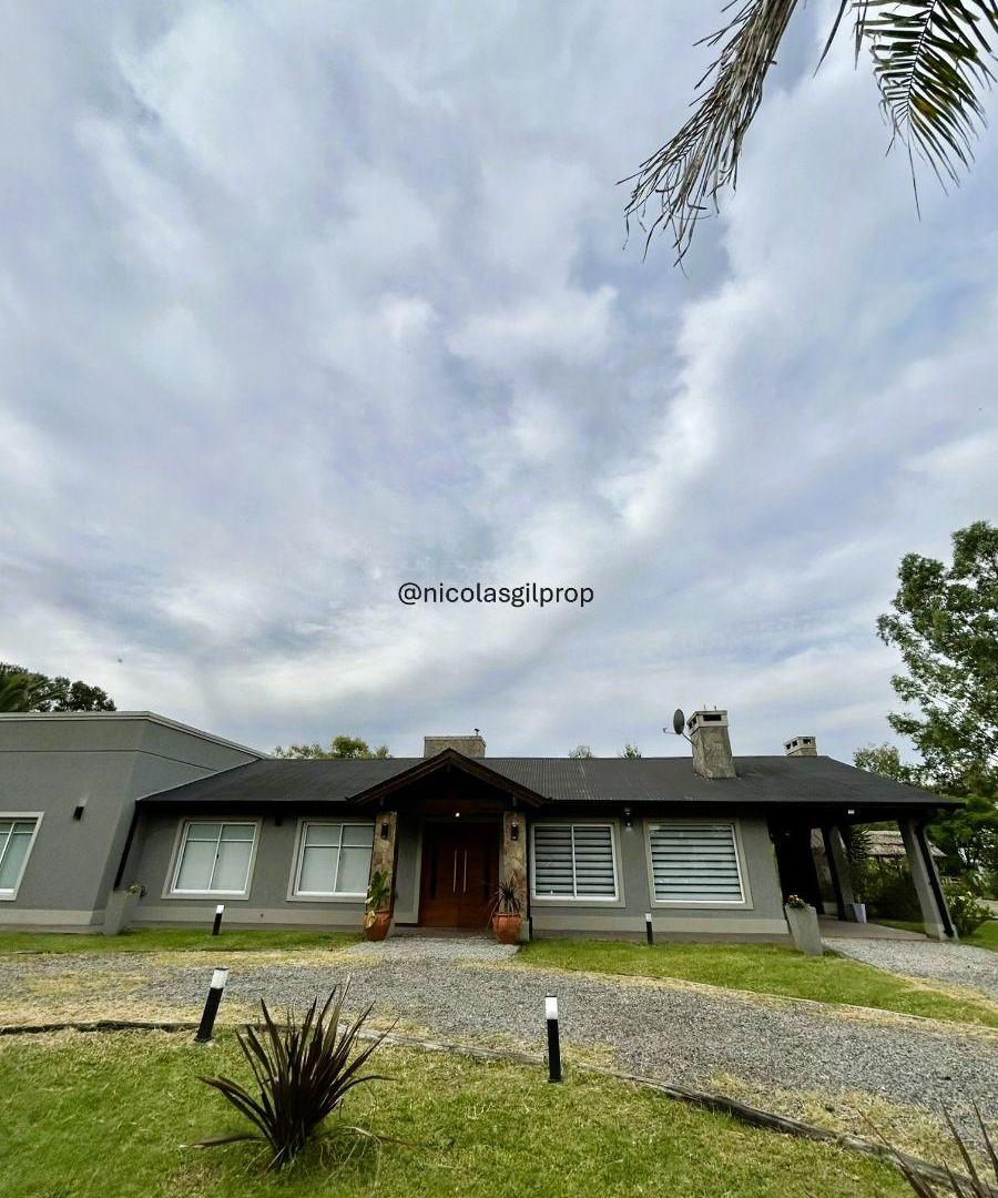 VENTA DE CASA MODERNA EN CLUB DE CAMPO "EL MORO"