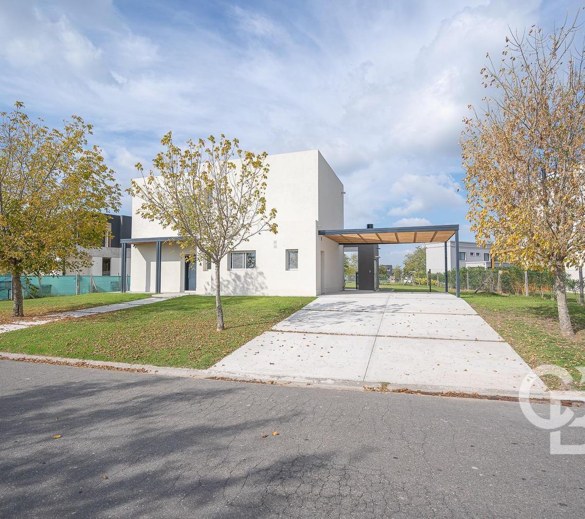 Casa en venta 4 ambientes en El Canton - Golf