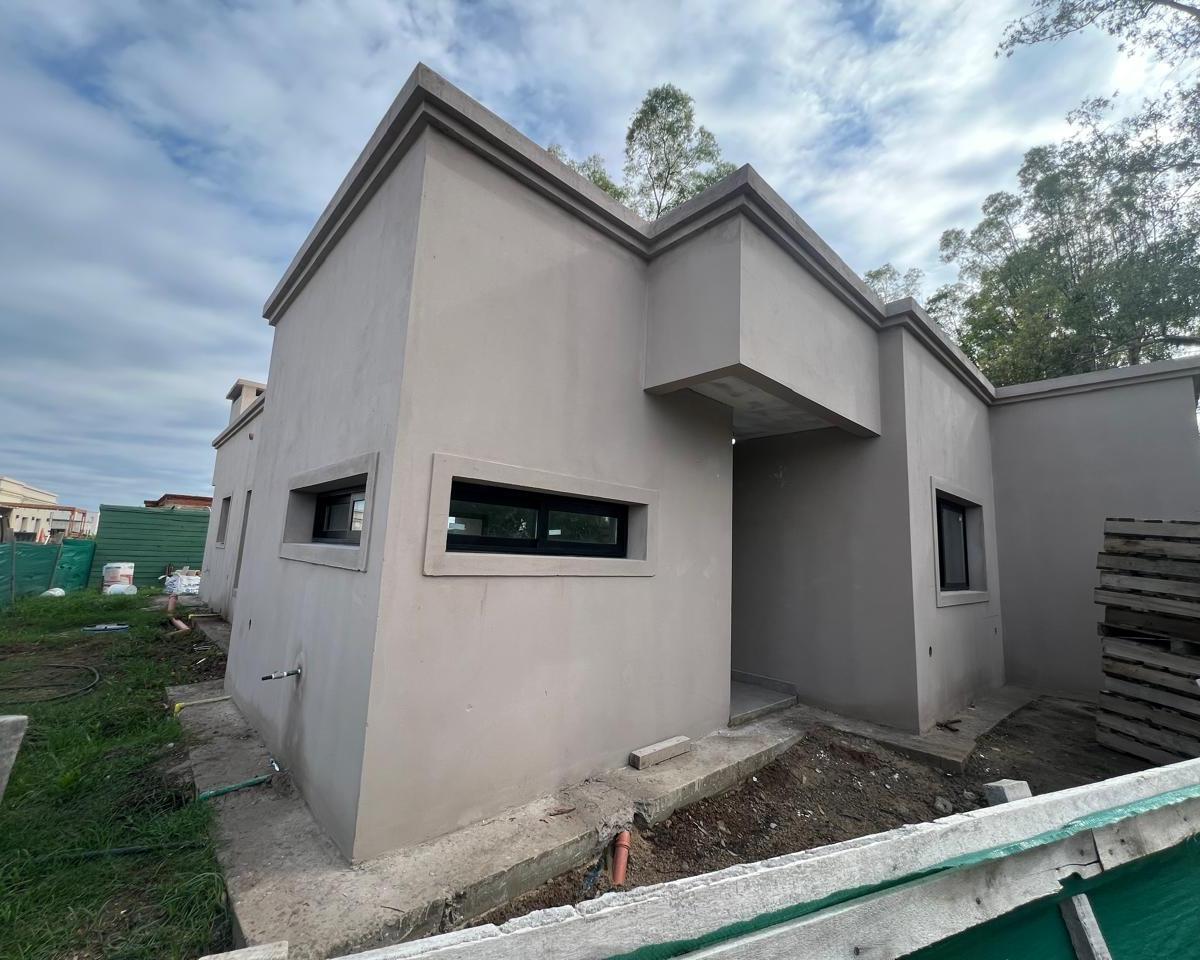 Casa en venta 3 dormitorios Santa Lucia Pilar del Este