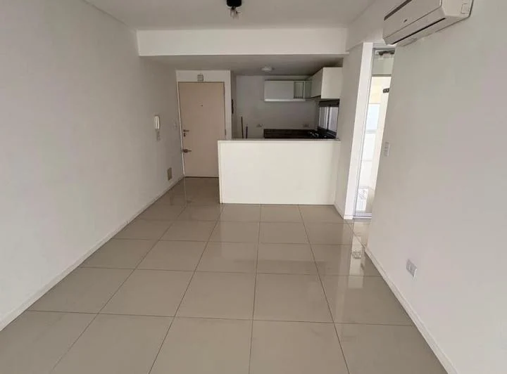 Departamento en alquiler. French y Sanchez de Bustamante. Dos ambientes con amenities y cochera 2