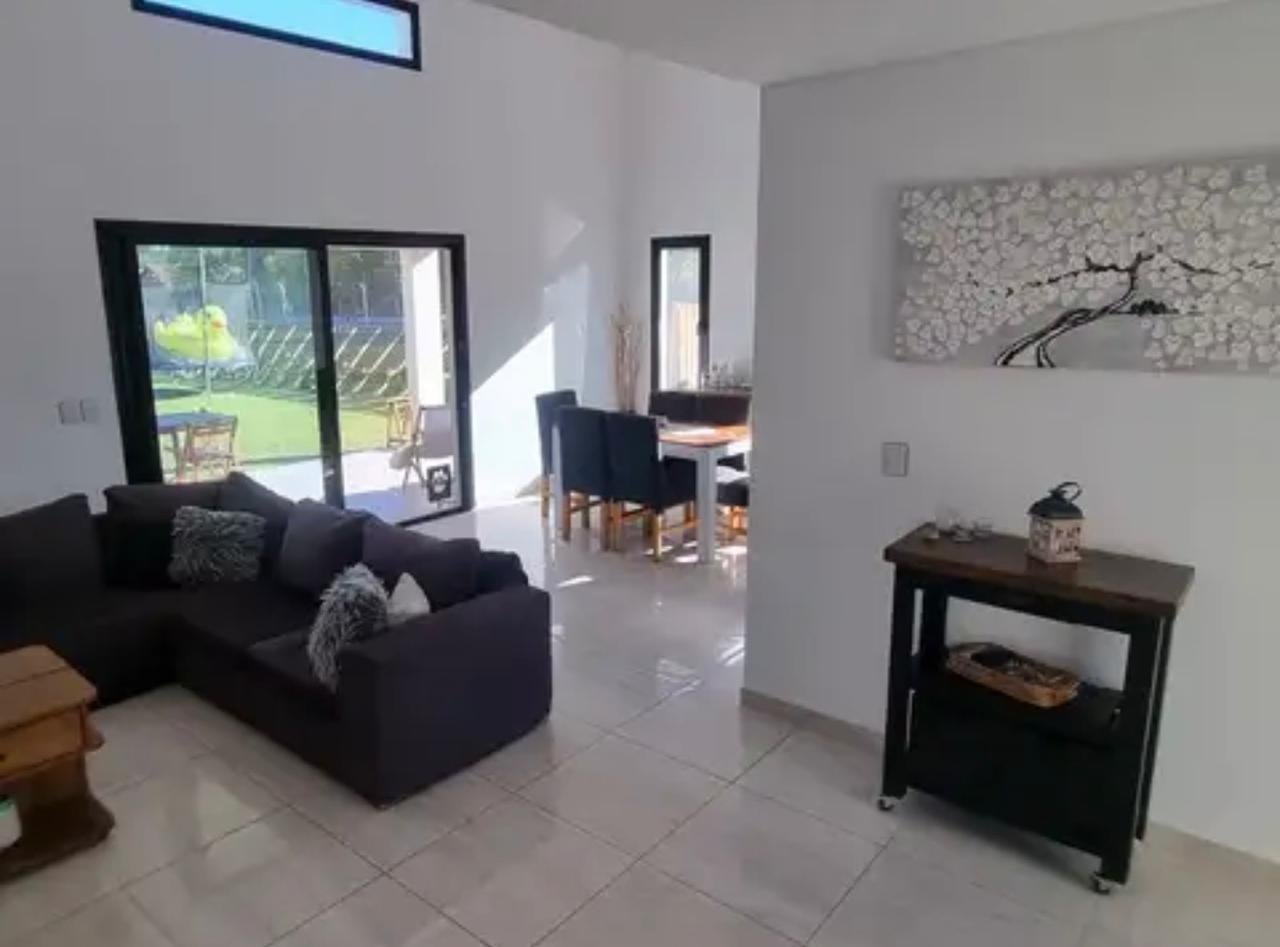 Casa en Venta 4 dormitorios Barrio Santa Elisa Pilar del Este