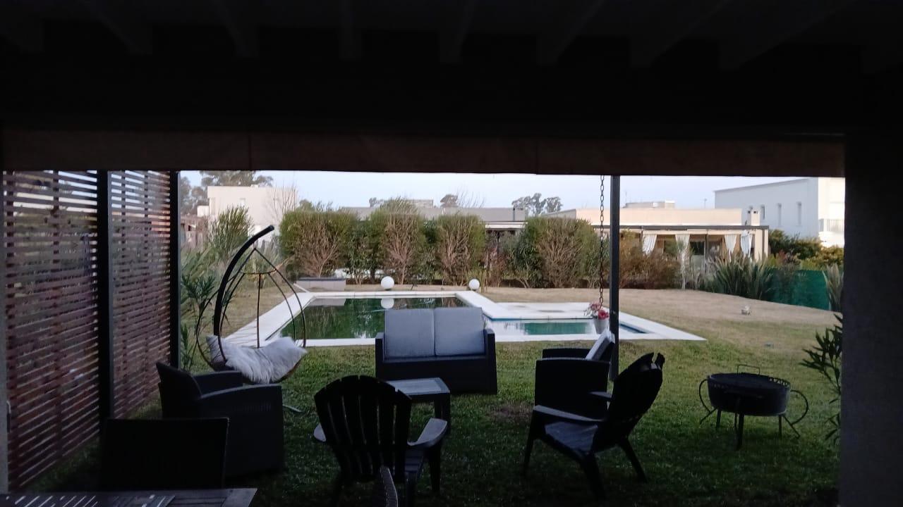 Casa en Venta 4 dorm Barrio Santa elena Pilar dle Este