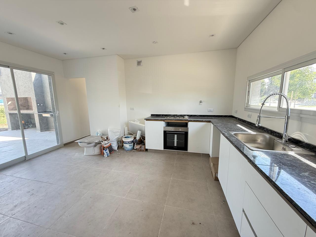 Foto de Casa en Venta 3 dorm Barrio Santa Lucia Pilar del Este, imagen 2