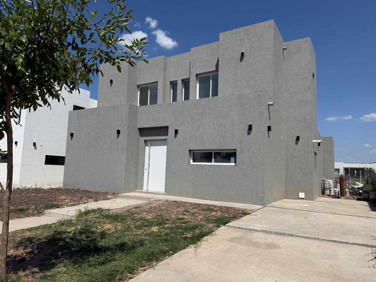 Casa en Venta 3 dorm Barrio Santa Lucia Pilar del Este