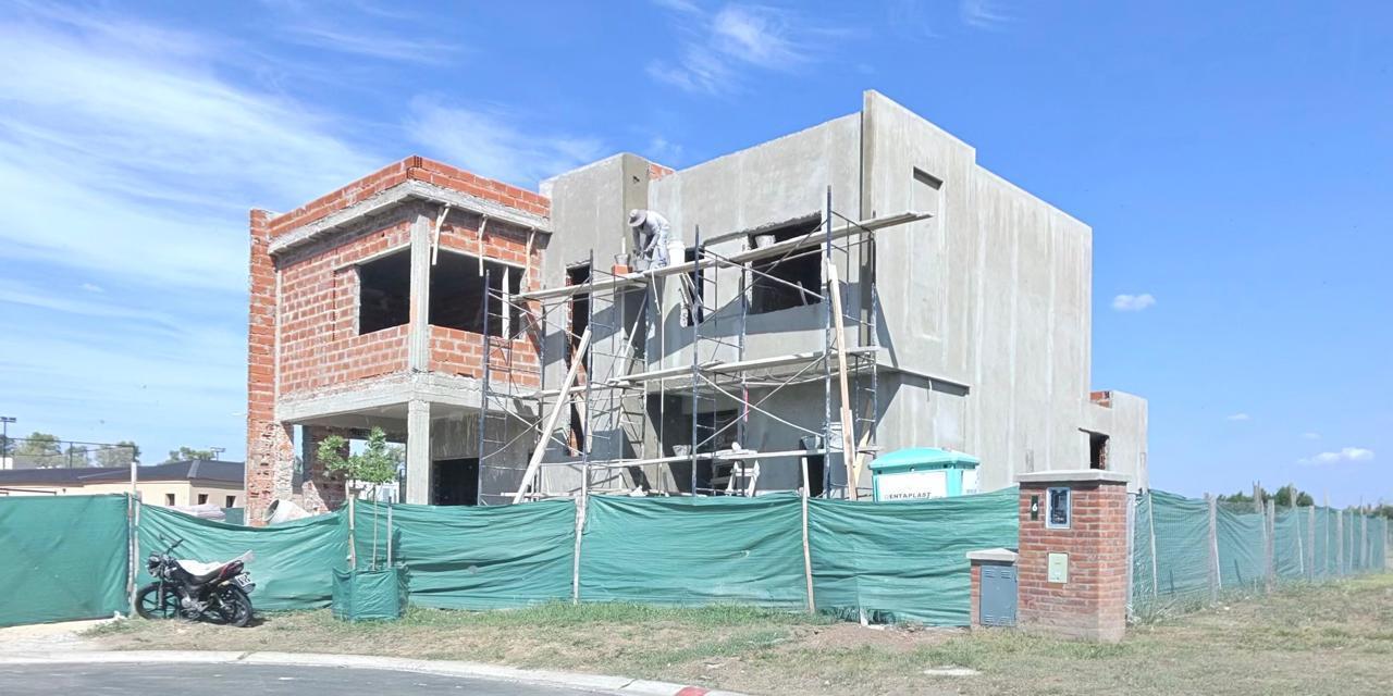Casa en Venta 3 dorm Escritorio Playroom Santa Elisa Pilar del Este