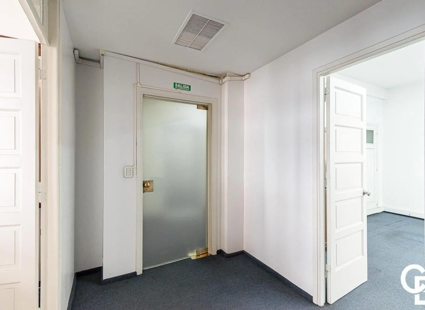 Venta Oficina en Av Córdoba 600: Estilo Clásico y Ubicación 5