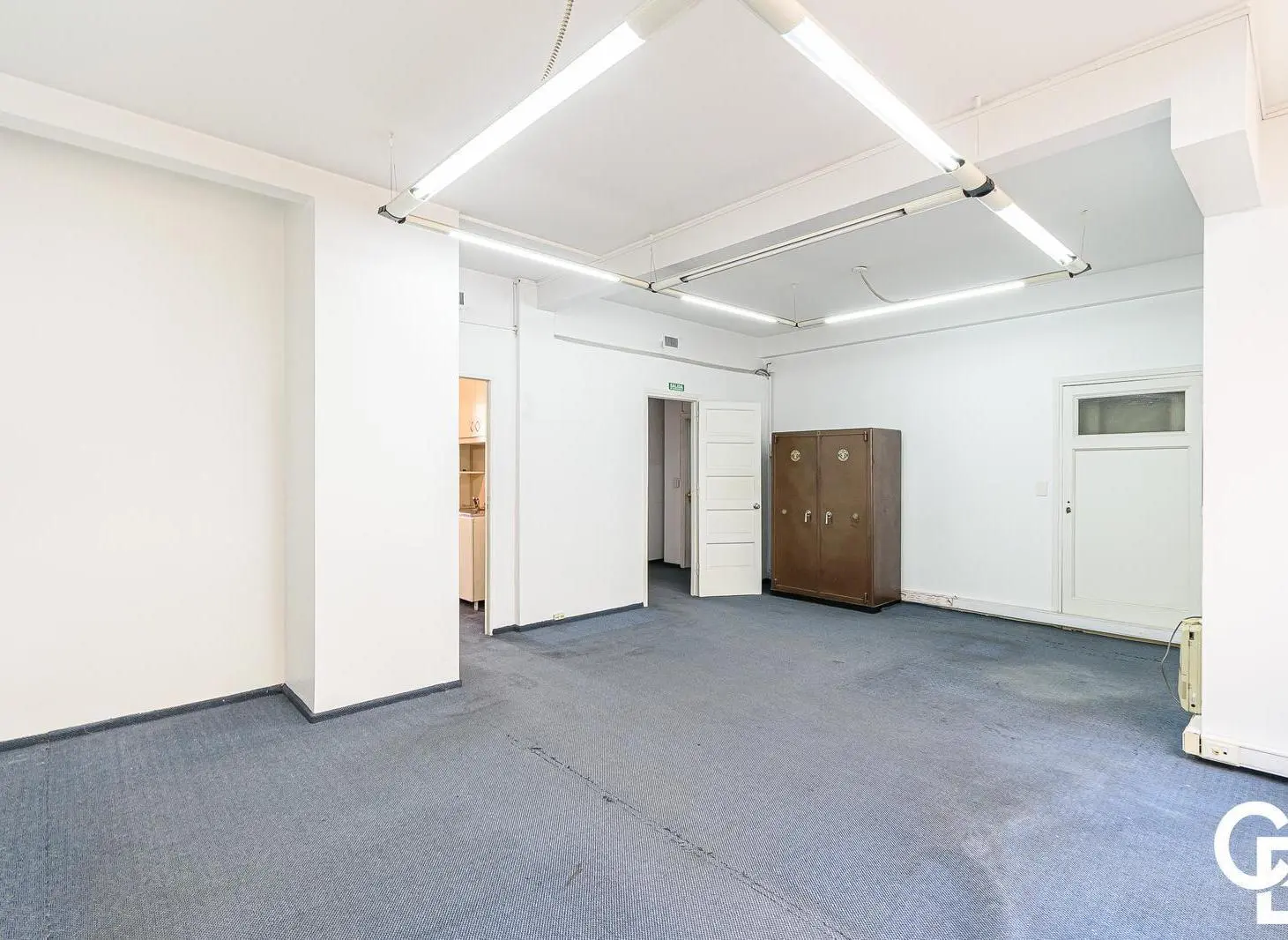 Venta Oficina en Av Córdoba 600: Estilo Clásico y Ubicación 8