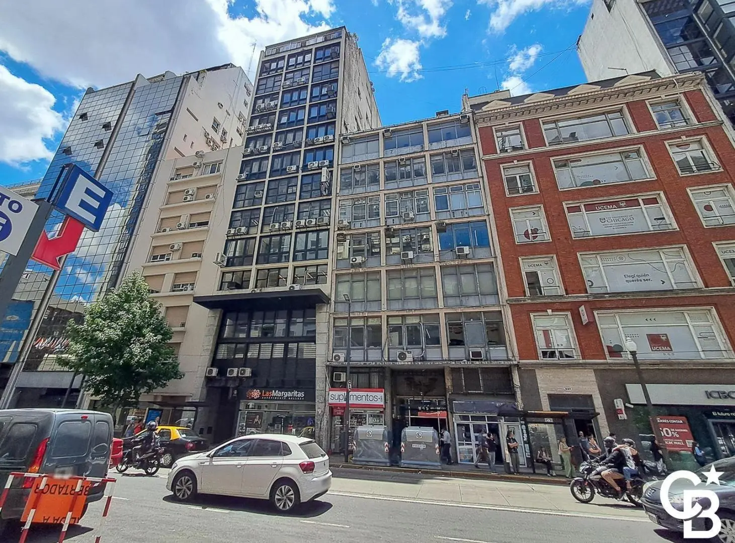 Venta Oficina en Av Córdoba 600: Estilo Clásico y Ubicación 4
