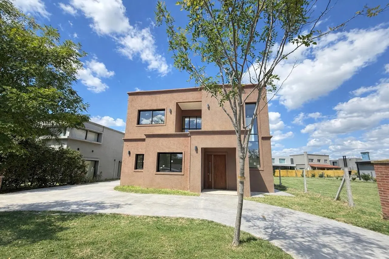 Casa en Venta 4 dorm Barrio Santo Tomas Pilar 4