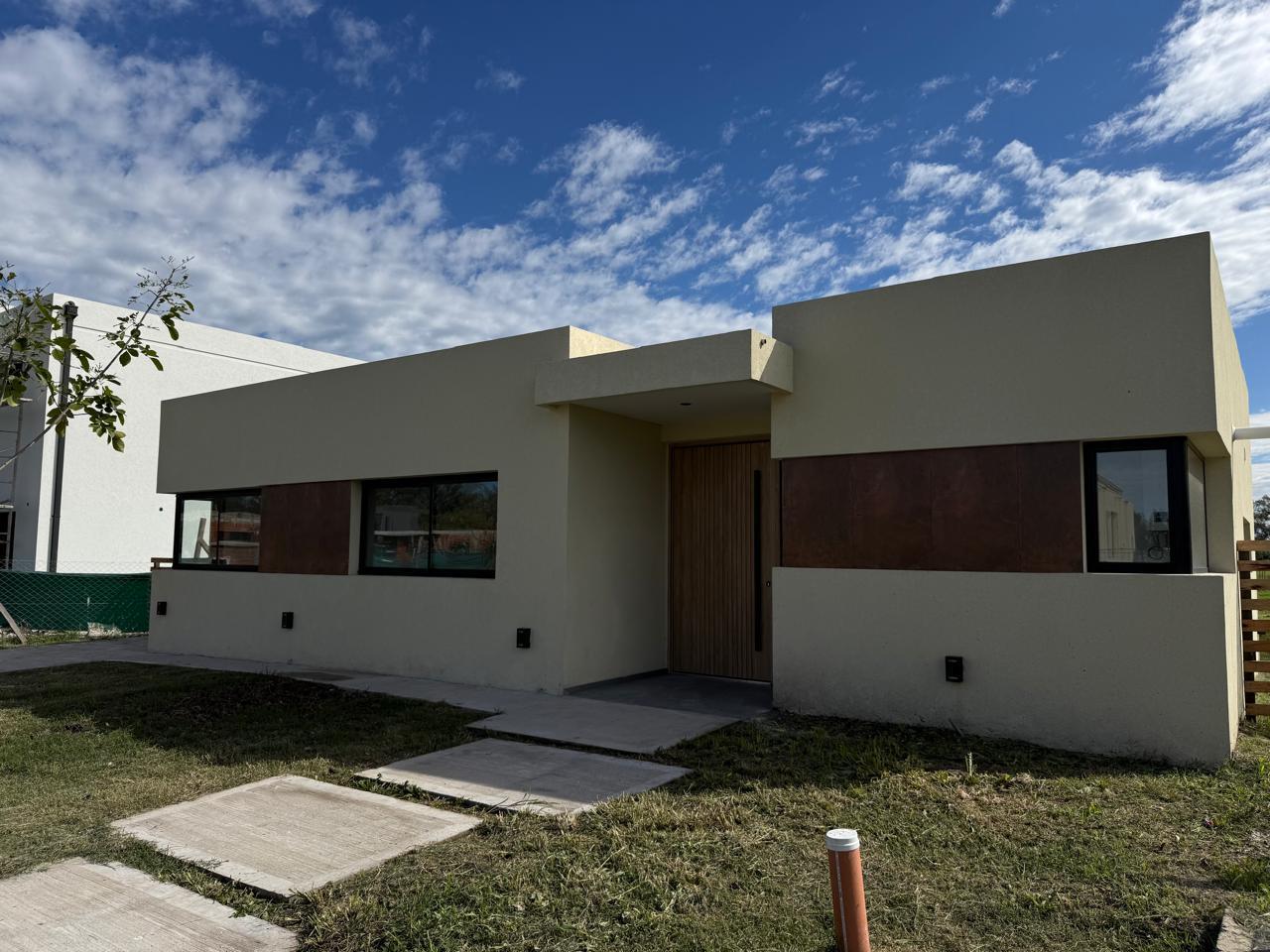 Casa en Venta 3 dormitorios Santa Sofia Pilar del Este