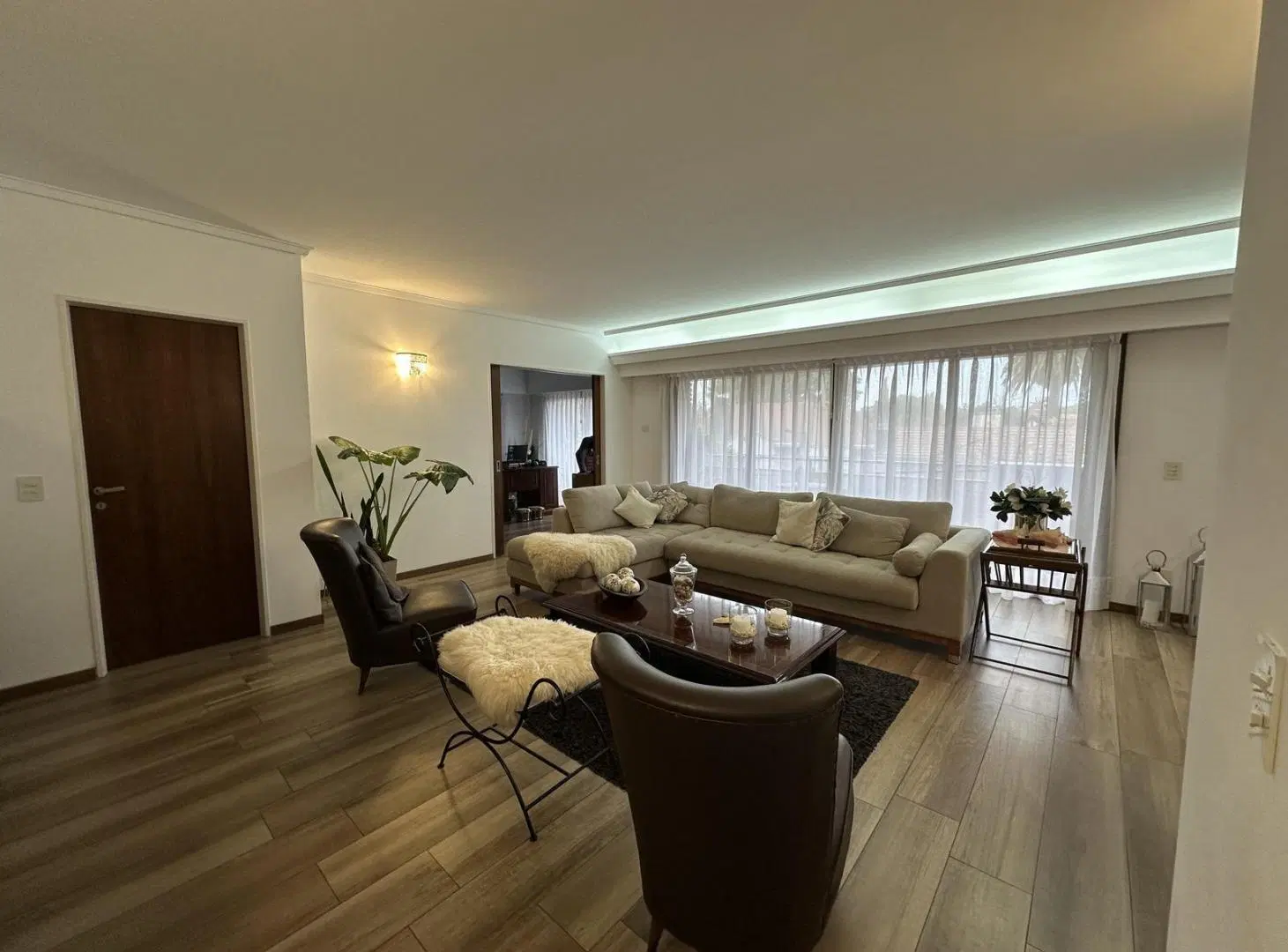Departamento en Alquiler-5 ambientes con dependencia-San Isidro 4