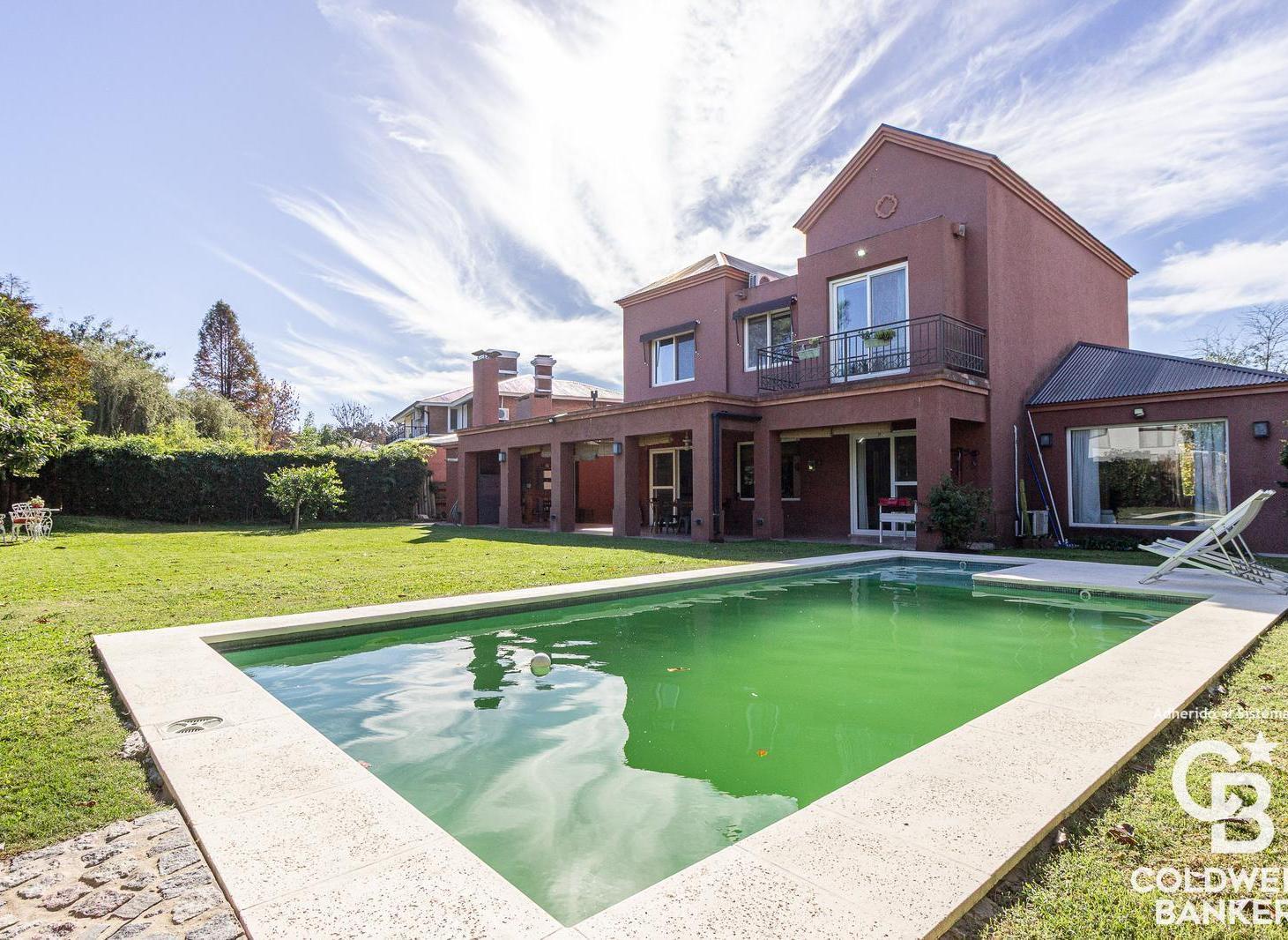 Casa en Venta 4 dormitorios + dependencia + estudio Barrio Septiembre Escobar APTO CREDITO