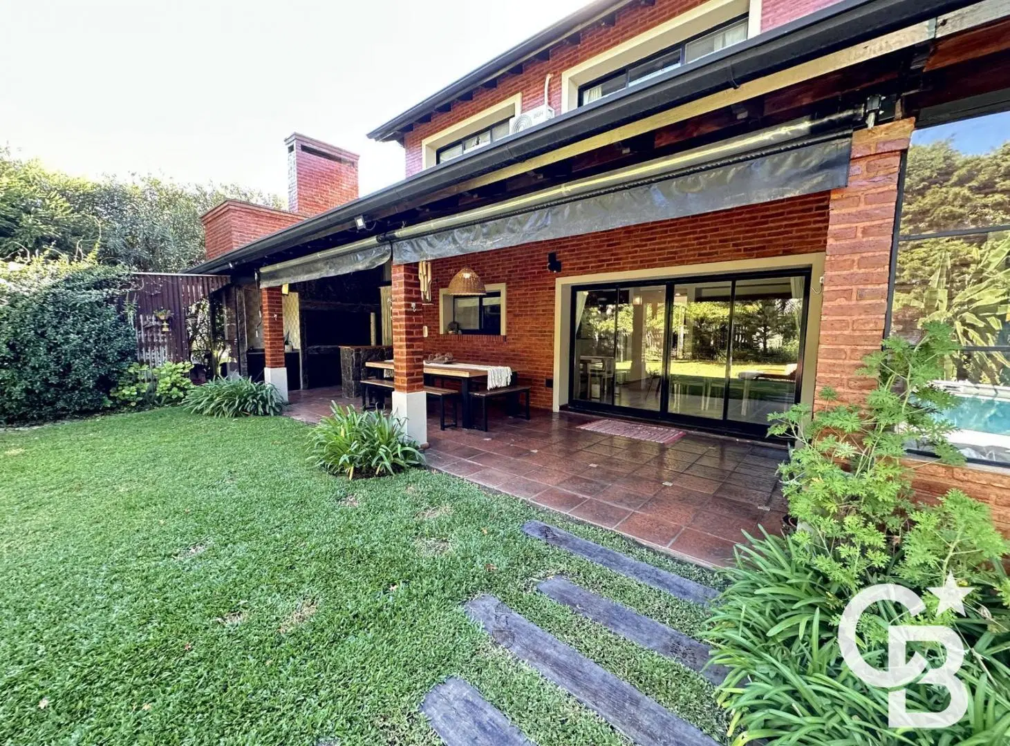 Casa en venta 8 ambientes c/ Pileta - Santa Silvina, Pilar 2