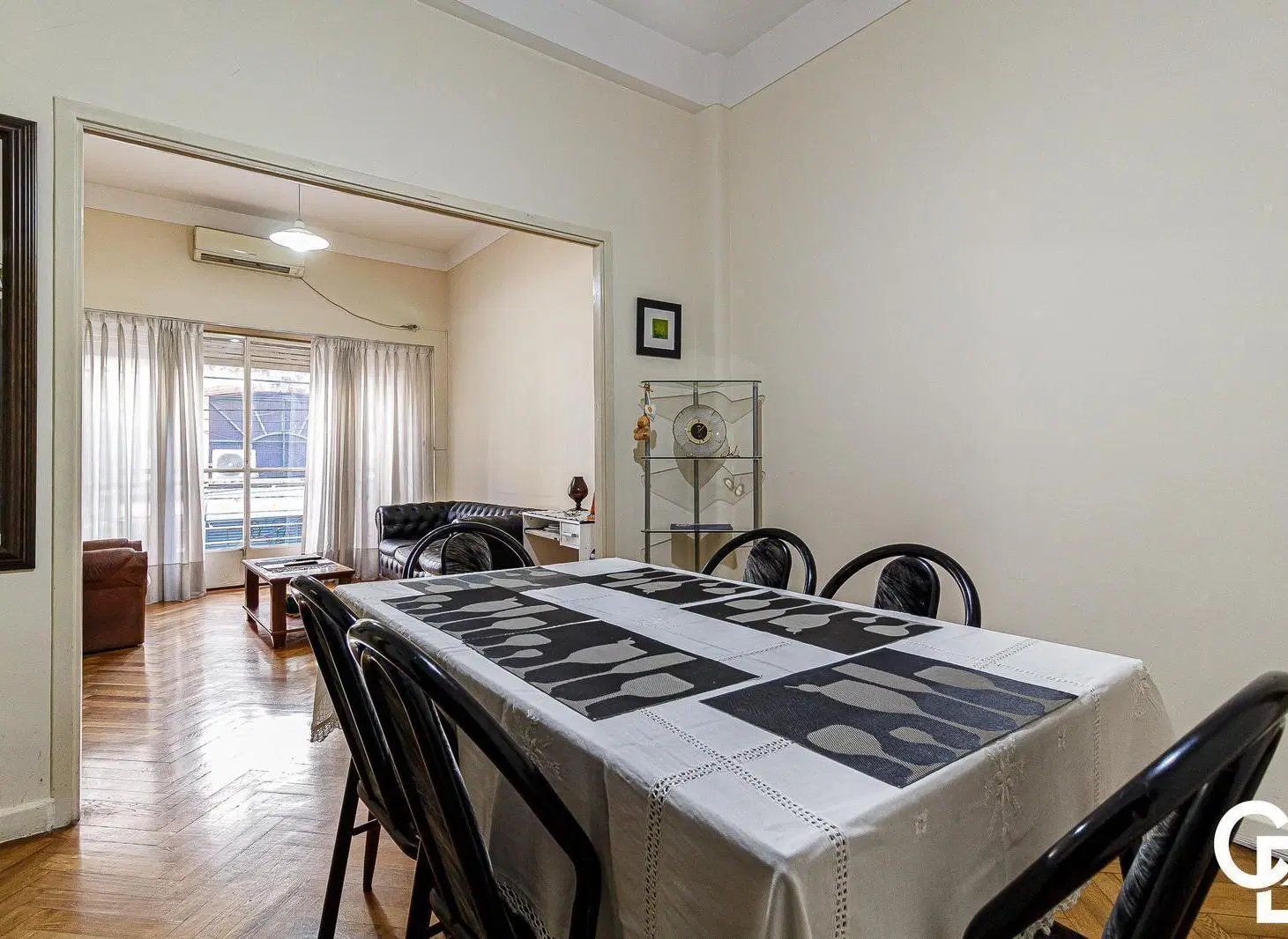 Venta 3 Amb. al Frente con Balcón y Patio Propio | Azcuénaga y Corrientes 2