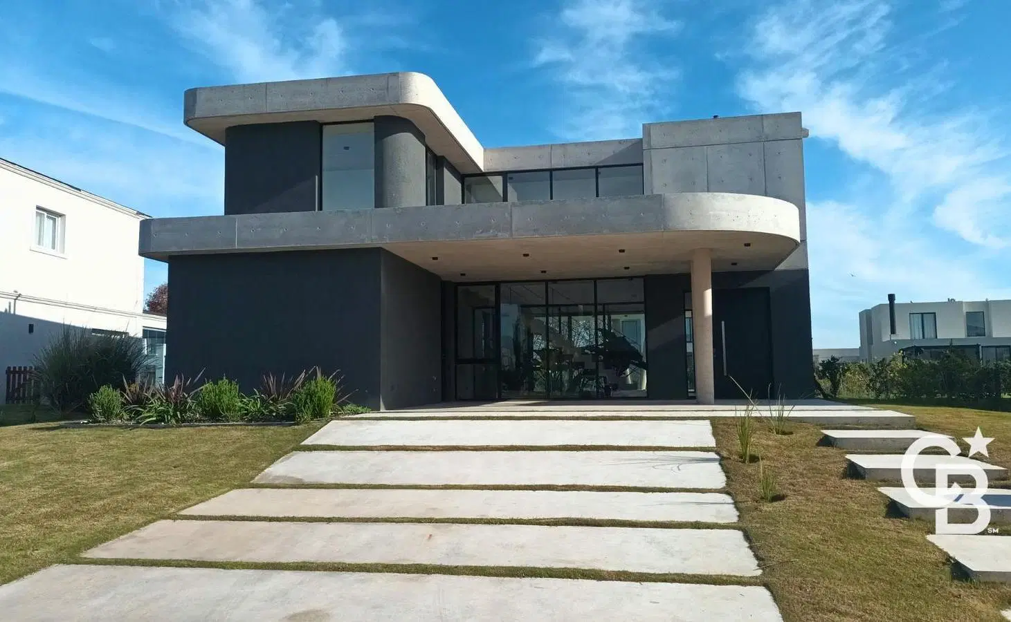 Casa en venta - 4 dormitorios  - Playroom y dependencia - La Calesa - Pilará 2