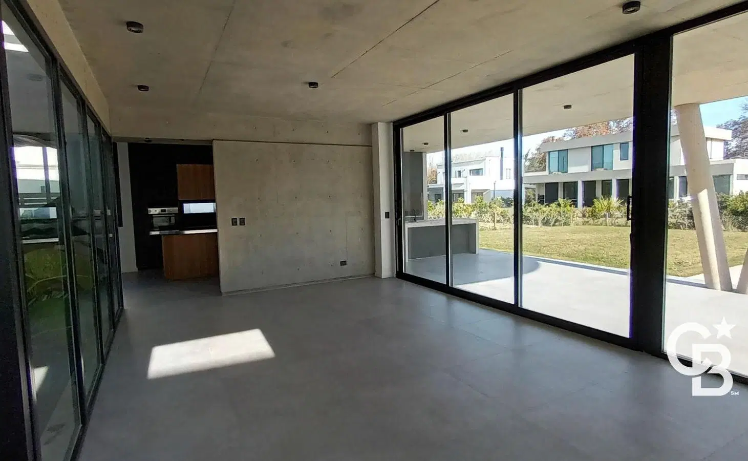 Casa en venta - 4 dormitorios  - Playroom y dependencia - La Calesa - Pilará 3