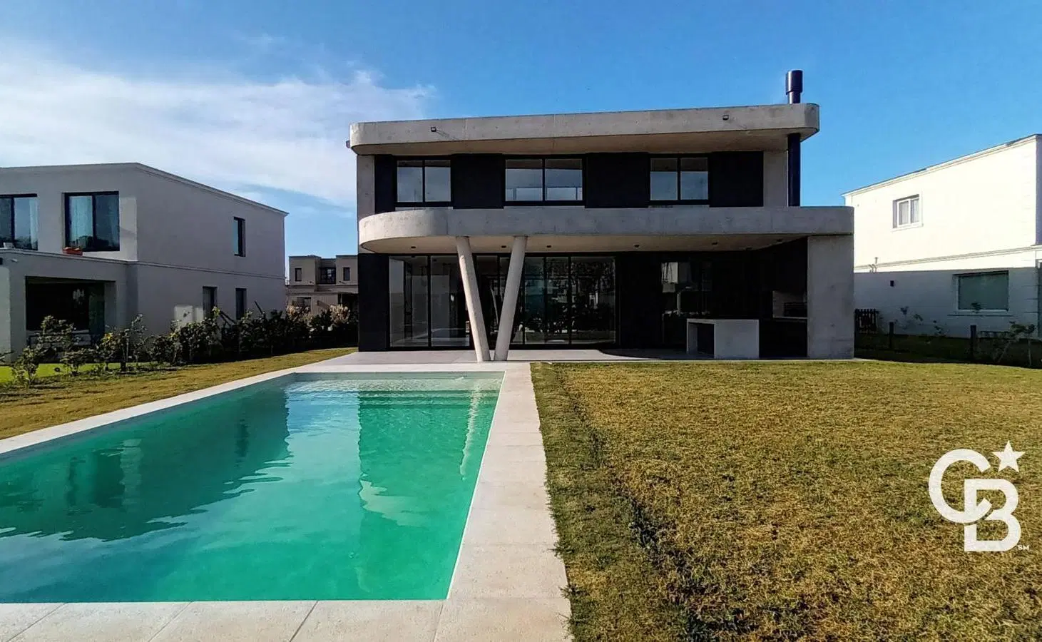 Casa en venta - 4 dormitorios  - Playroom y dependencia - La Calesa - Pilará 5
