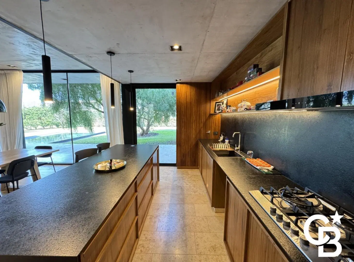 Casa en venta en Pilará- La Diligencia 7 ambientes 4