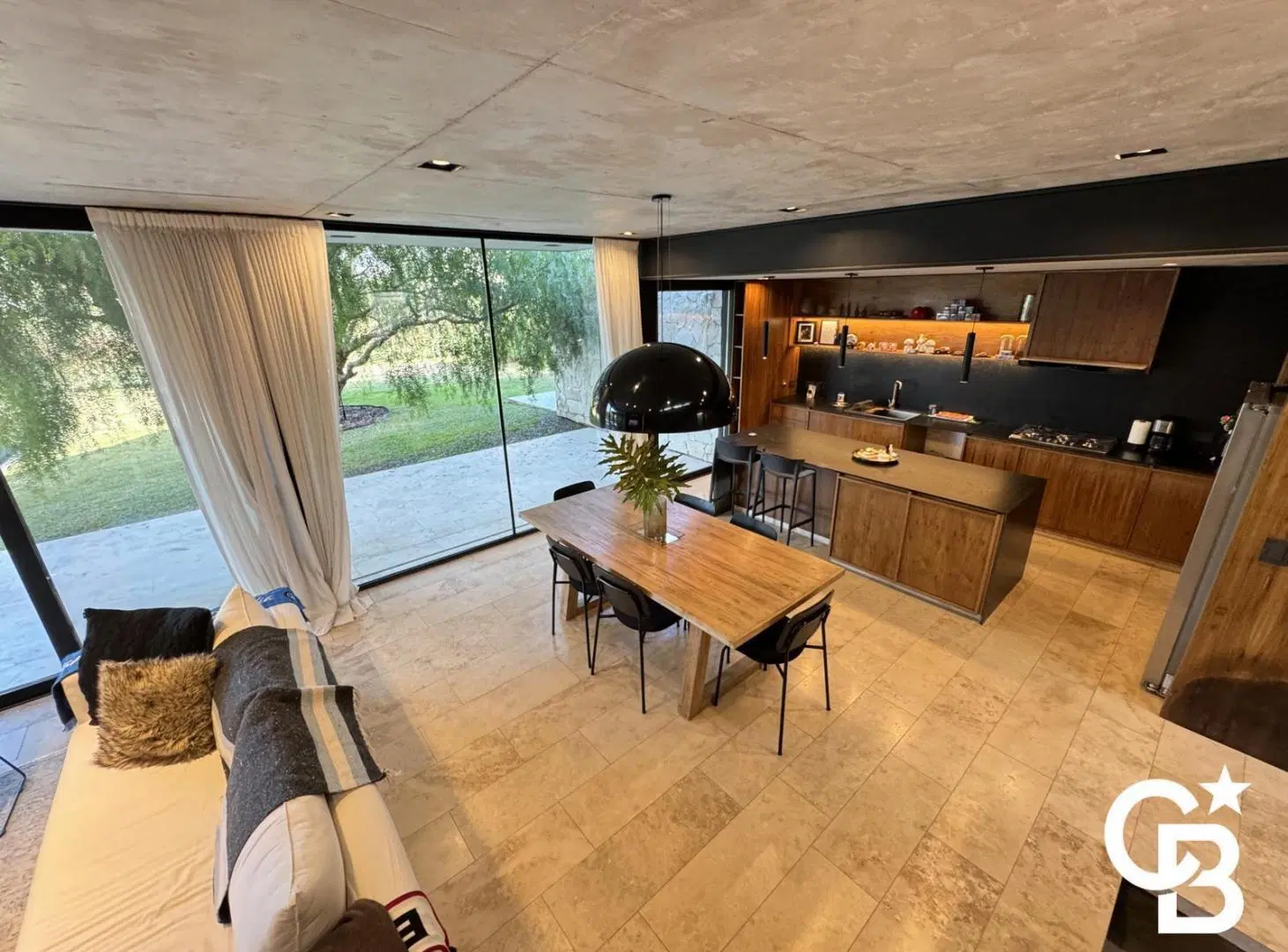 Casa en venta en Pilará- La Diligencia 7 ambientes 3