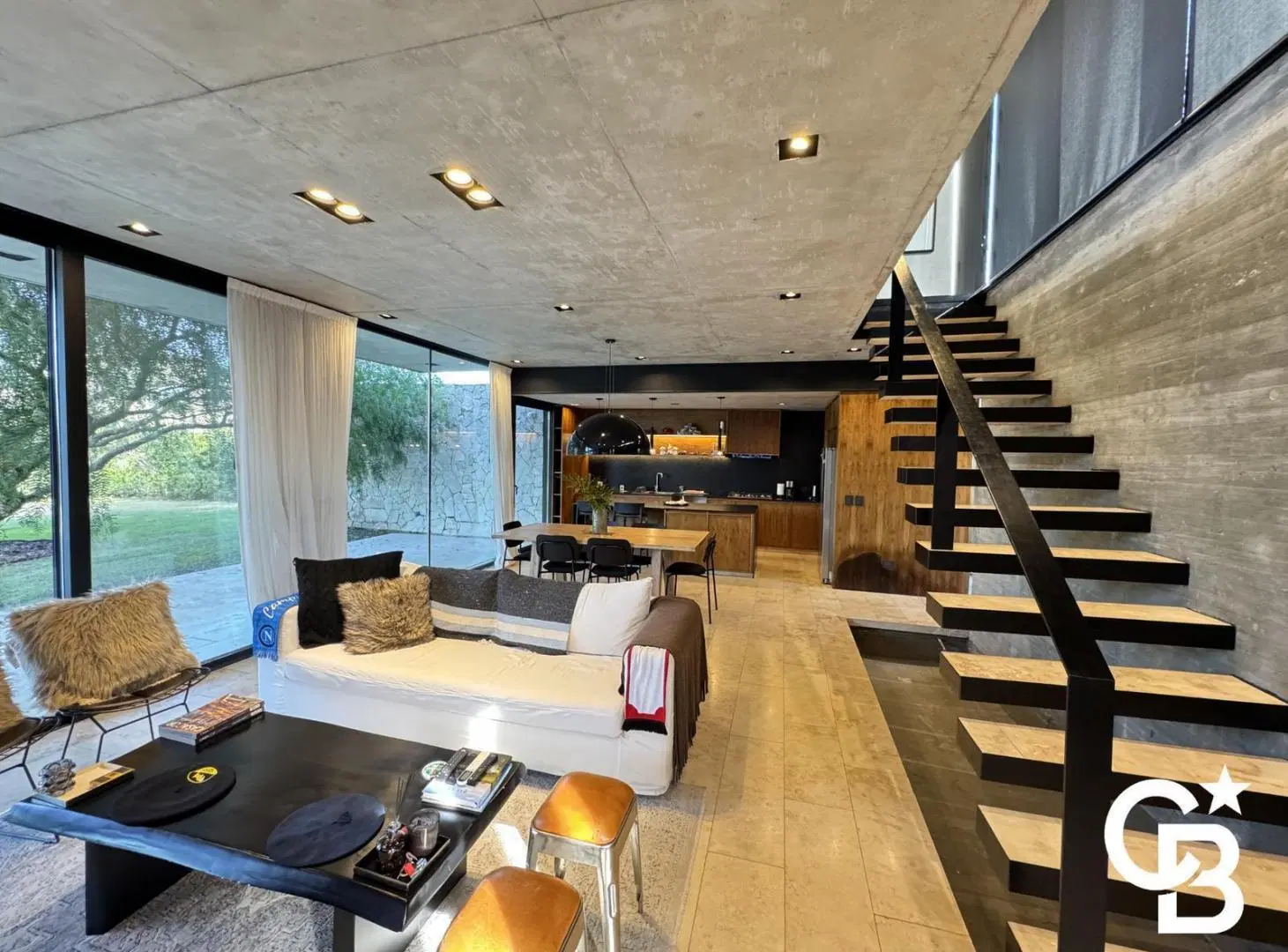 Casa en venta en Pilará- La Diligencia 7 ambientes 5