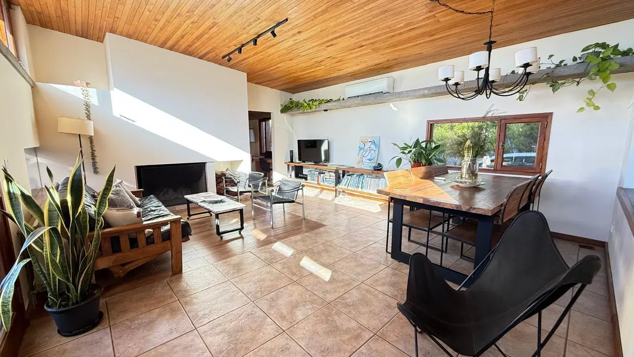 Casa en venta de 3 dorm + estudio en Campo Grande 8