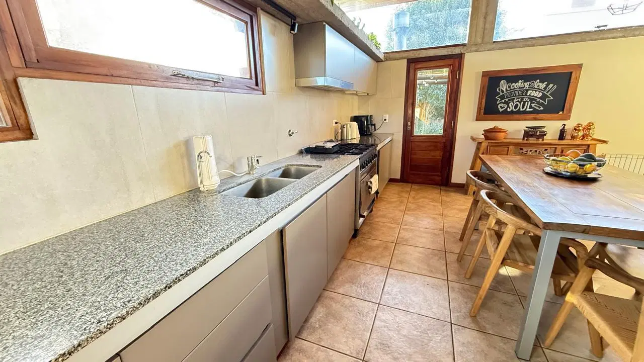 Casa en venta de 3 dorm + estudio en Campo Grande 4
