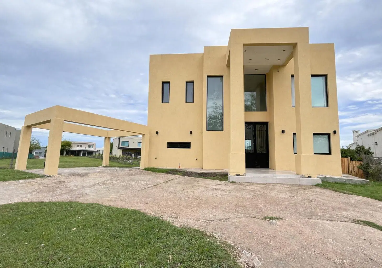 Casa en Venta 4 dorm Barrio San Pablo Pilar 1