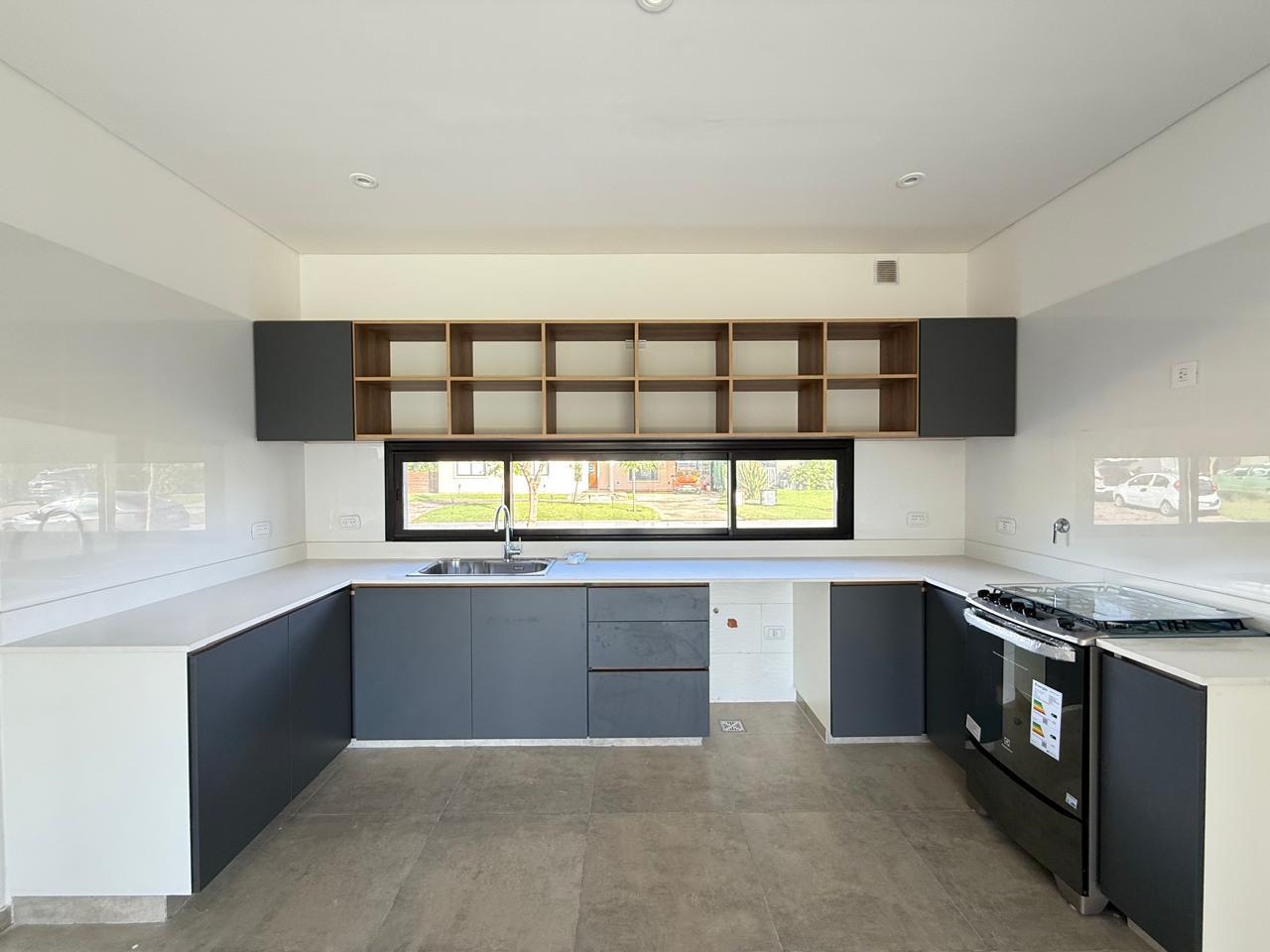 Foto de Casa en Venta 3 dormitorios Escritorio El Canton Norte Escobar a laguna, imagen 2