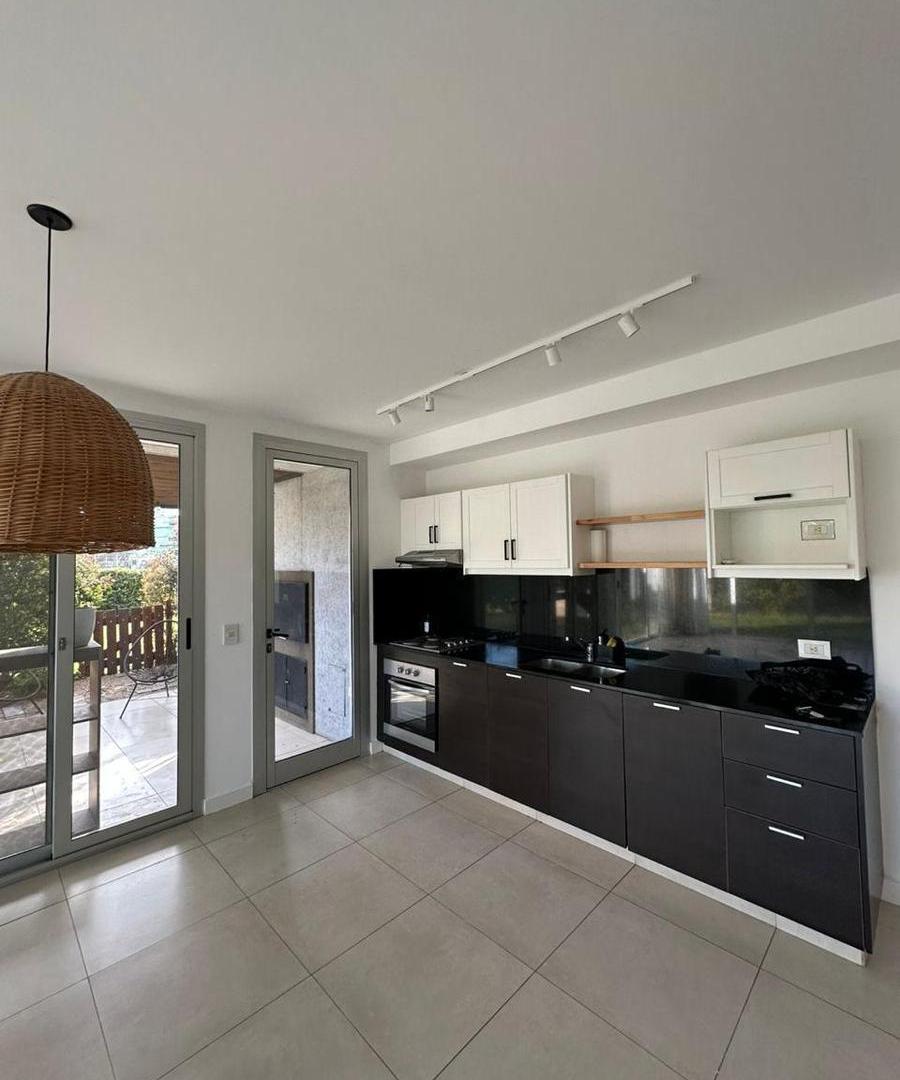 Foto de Alquiler Departamento 3 ambientes PB c/jardín y cochera - Vilahaus, imagen 2