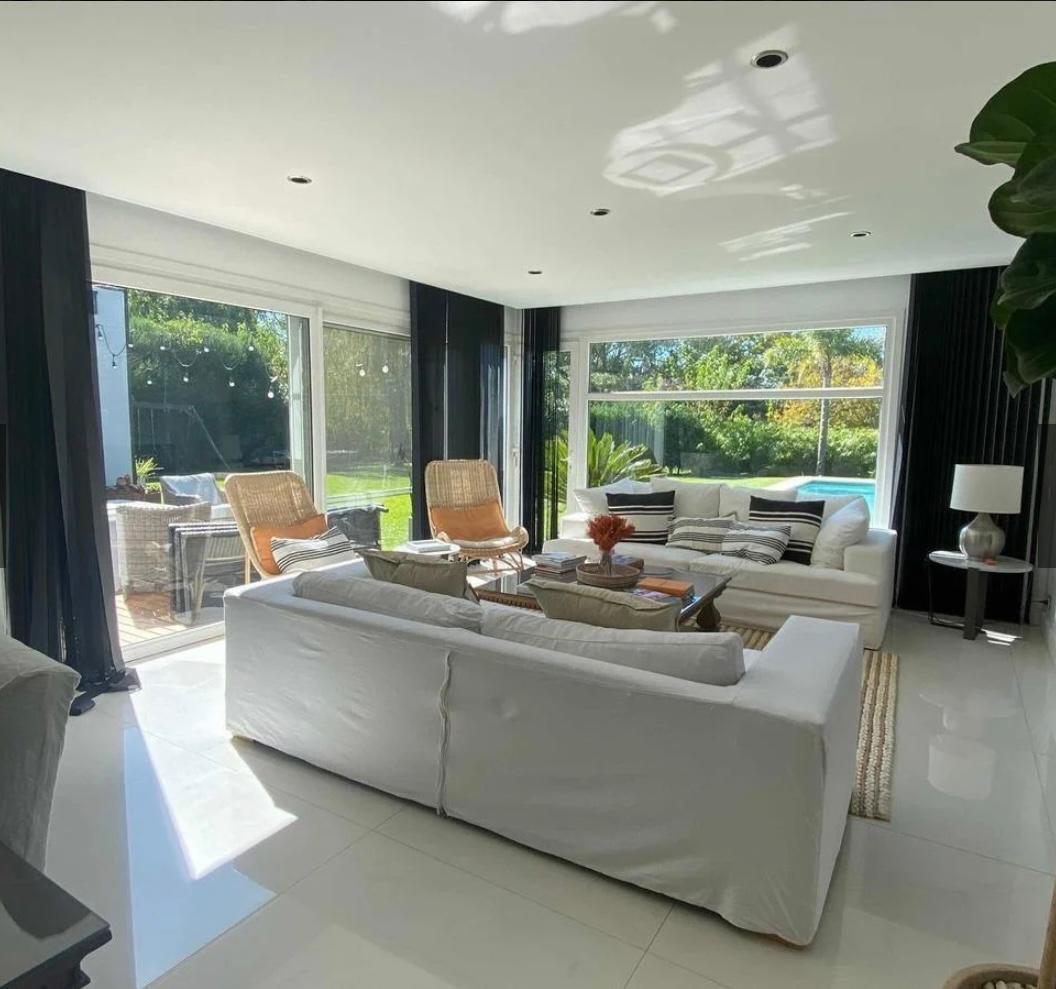 Foto de Casa en Venta 5 Dormitorios Barrio Los Jazmines Pilar Del Este Apto, imagen 3