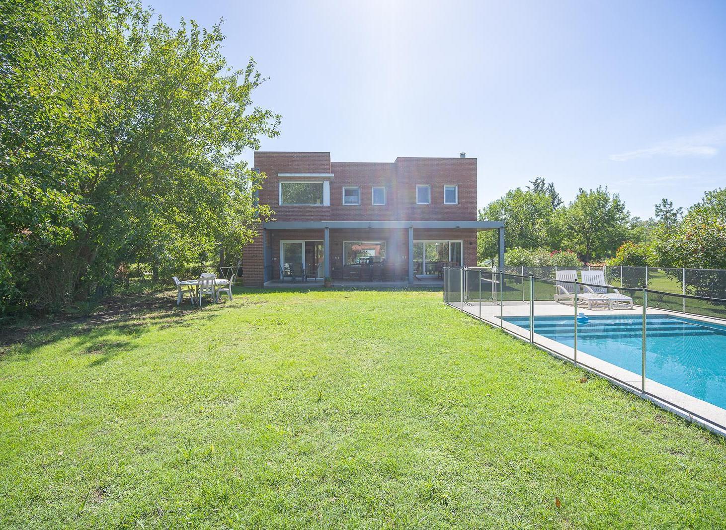 Foto de CASA EN VENTA -4 AMBIENTES-MAYLING CC, imagen 2