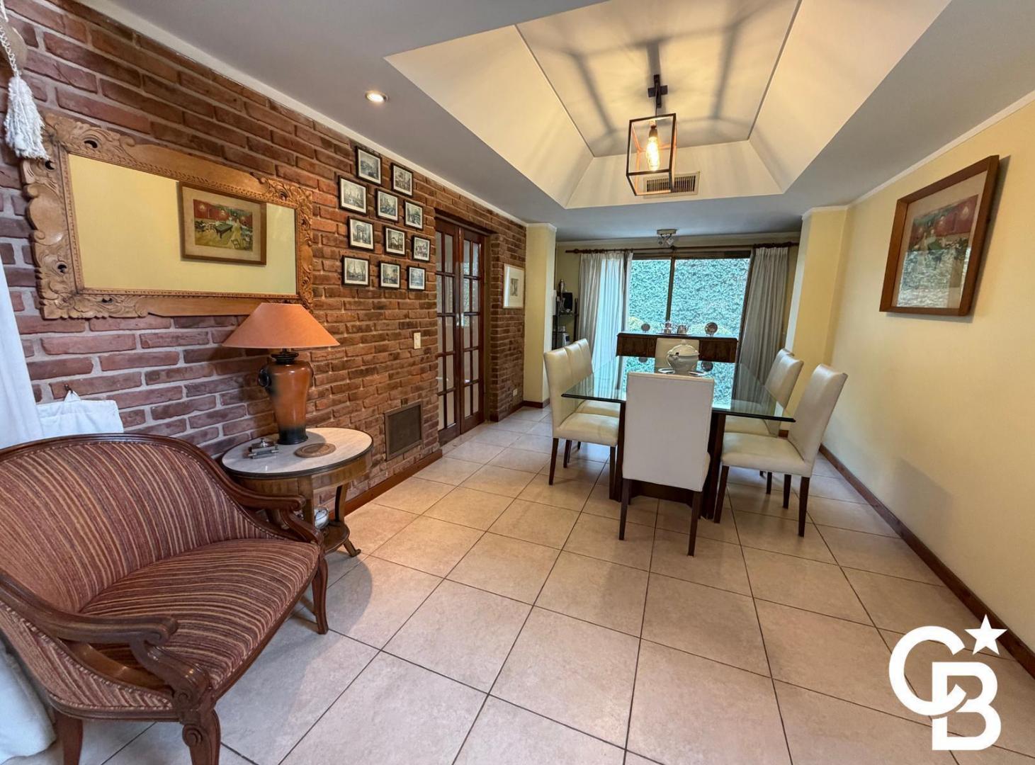 Foto de Casa sobre lote de 1.420 mts en venta - :Los Lagartos c.c., imagen 1