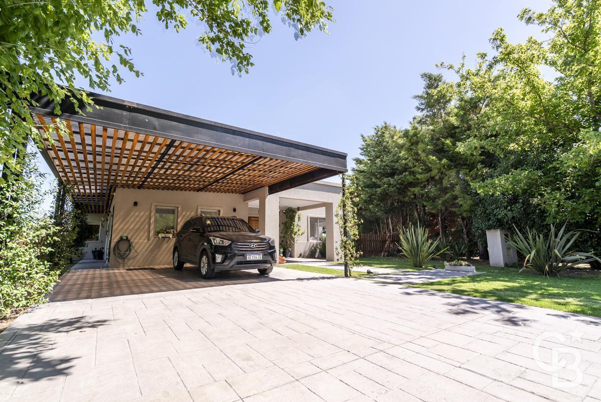 Foto de Casa en venta. Estancias del Pilar, Champagnat. 4 dorm. Suite en PB y, imagen 4