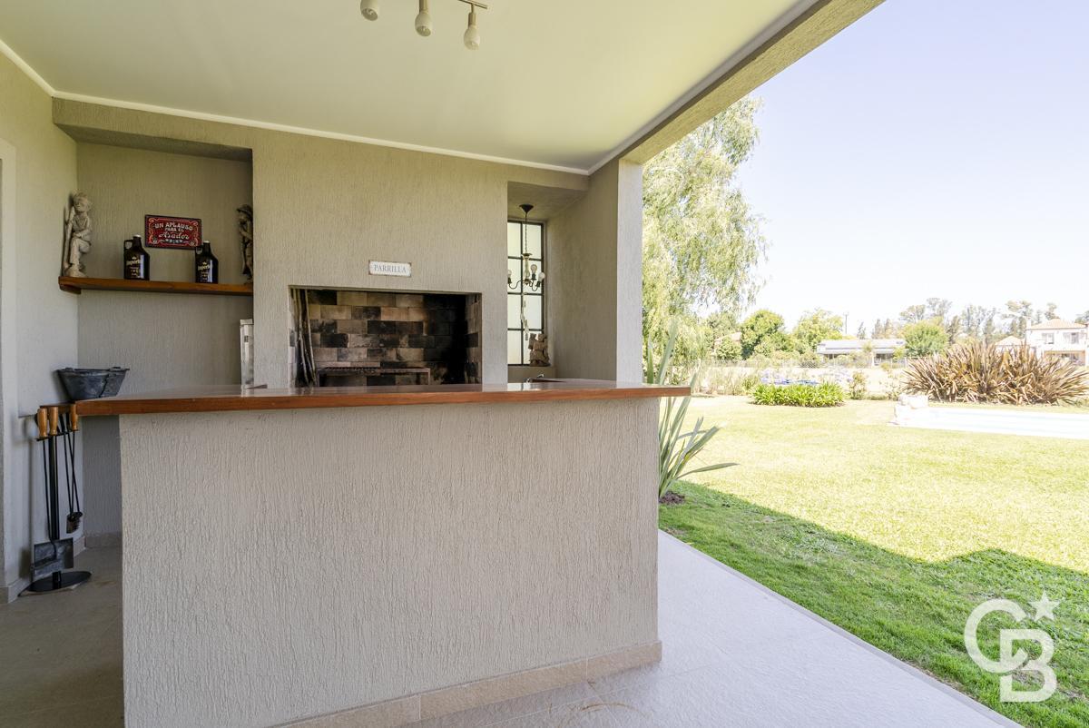 Foto de Casa en venta. Estancias del Pilar, Champagnat. 4 dorm. Suite en PB y, imagen 1