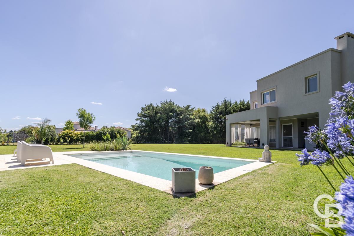Foto de Casa en venta. Estancias del Pilar, Champagnat. 4 dorm. Suite en PB y, imagen 3