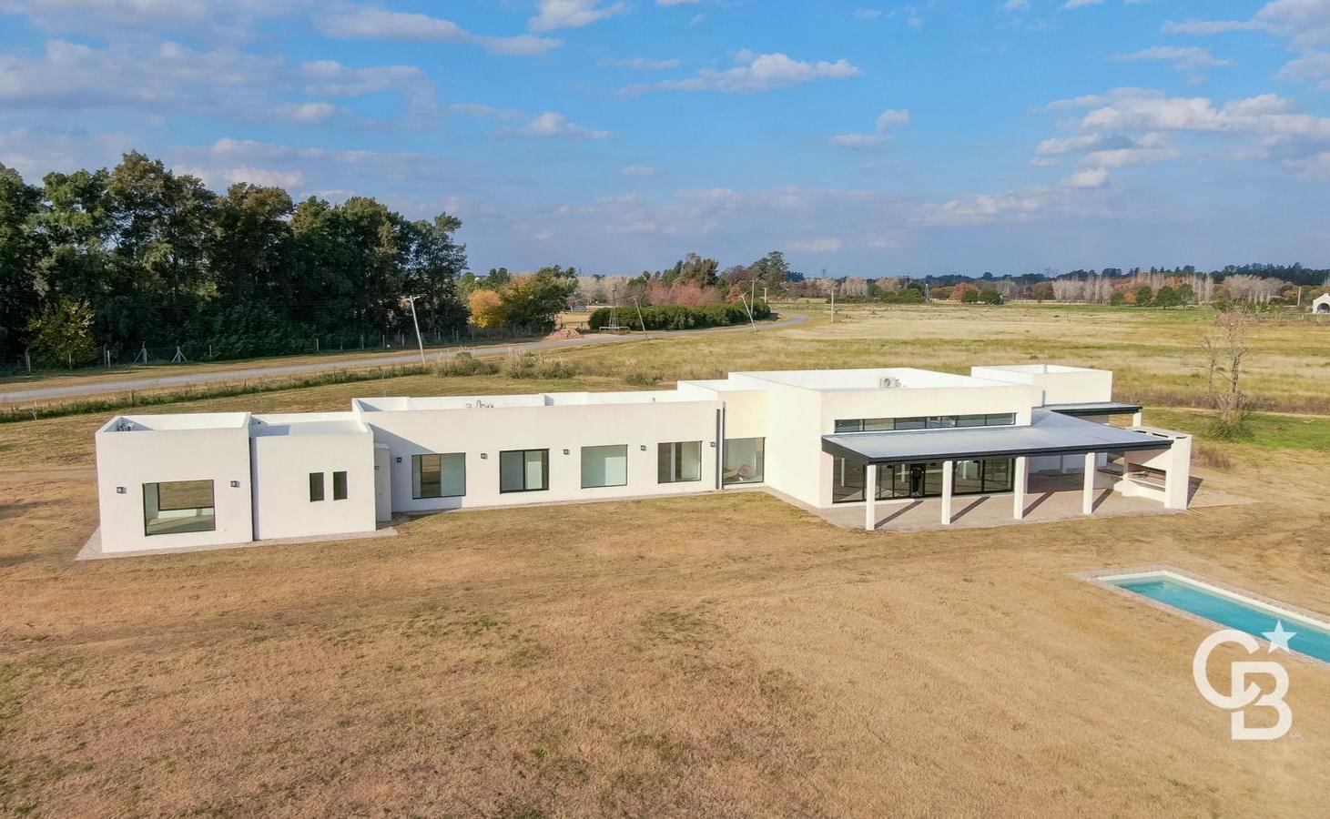 Foto de Casa en venta 4 dormitorios en - Barrio Privado Las, imagen 2