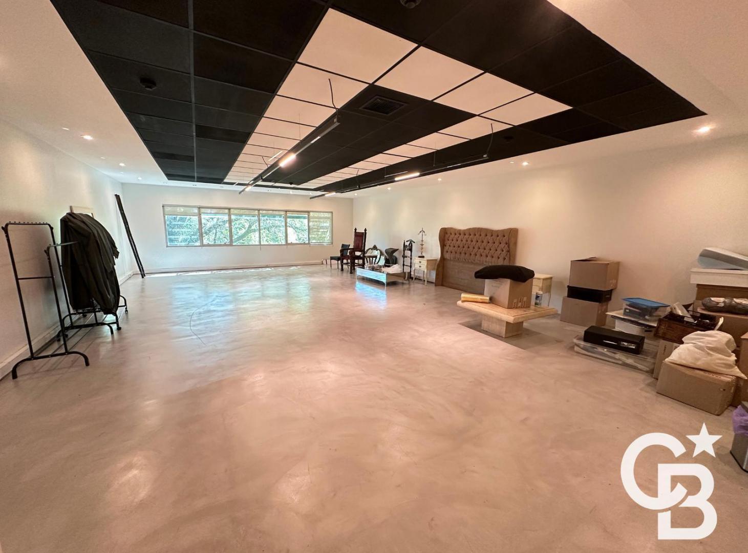 Foto de Venta Oficina 84m2 en Edificio Bureau c/ cochera subterránea - Pilar, imagen 3