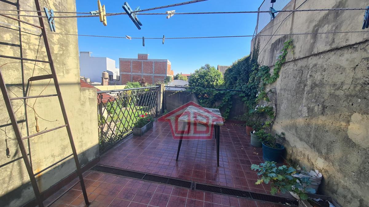 Chalet con Áreas Exclusivas Para Familia y Negocio 1