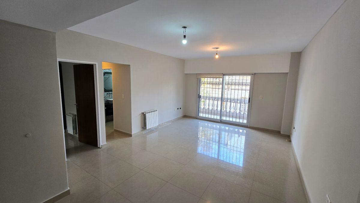 Foto de Departamento de 74 m² con 2 dormitorios en venta en Lanús Este, imagen 3