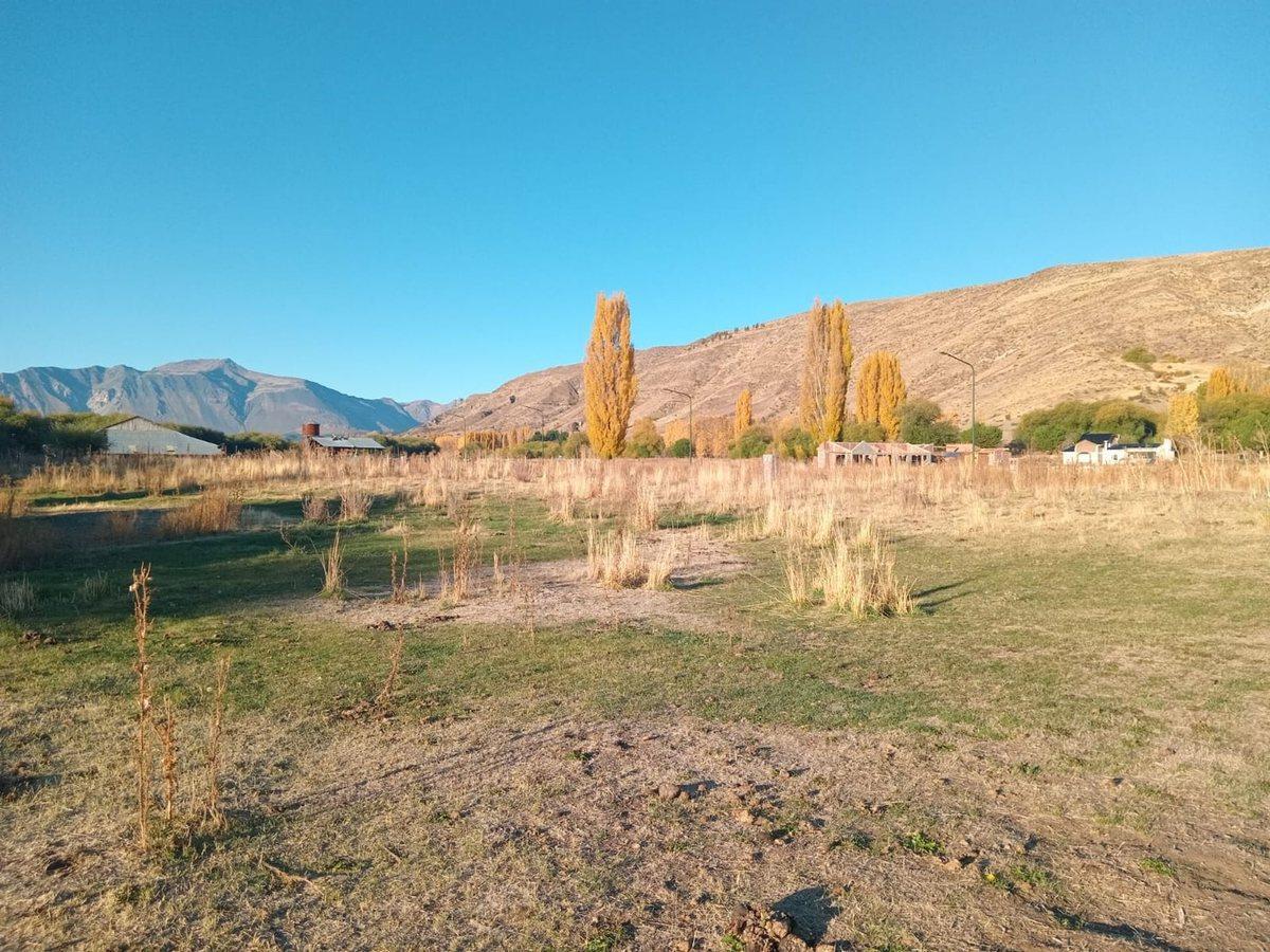 Esquel Terreno 1500 m² - con Servicios 2