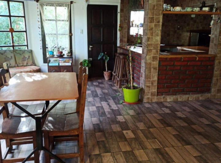 Casa en Esquel con 2 dormitorios y patio. 4