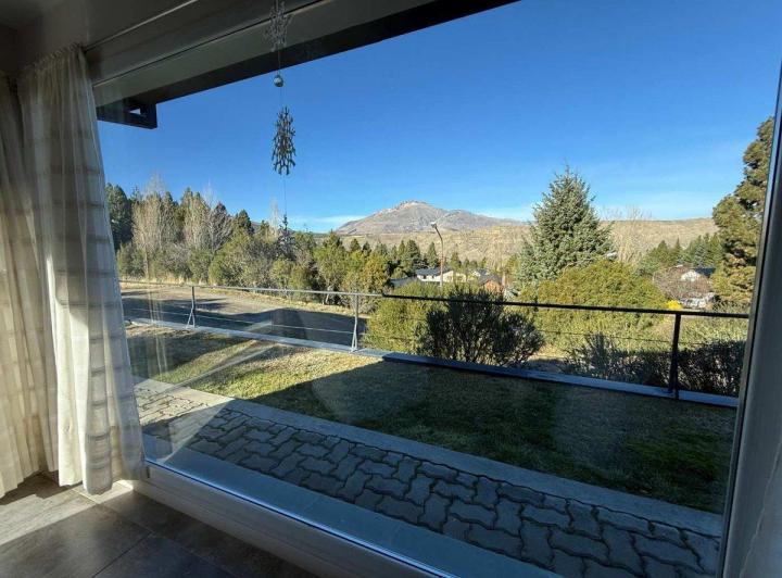 Casa con Pileta Climatizada - Esquel, Villa Ayelén 5