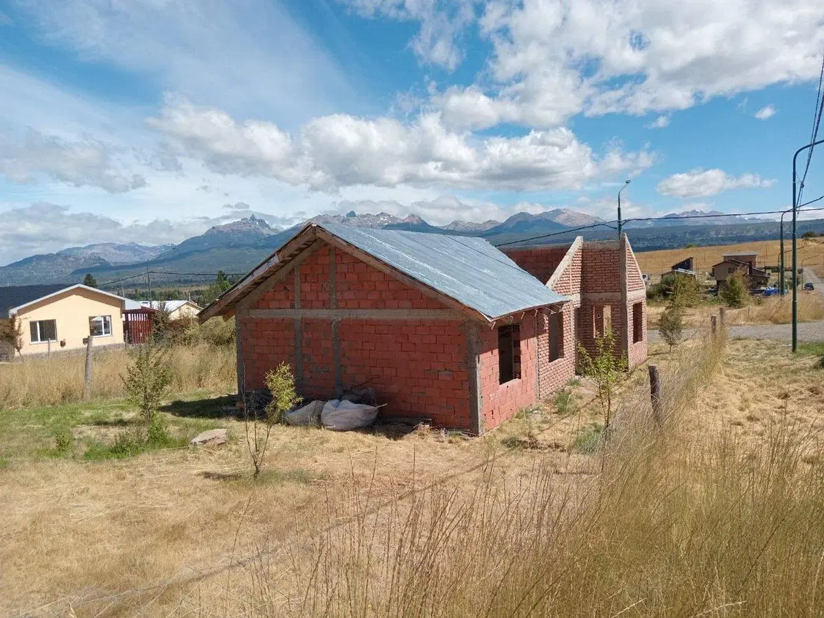 Casa en Trevelin - Oportunidad - C/ Servicios. 2