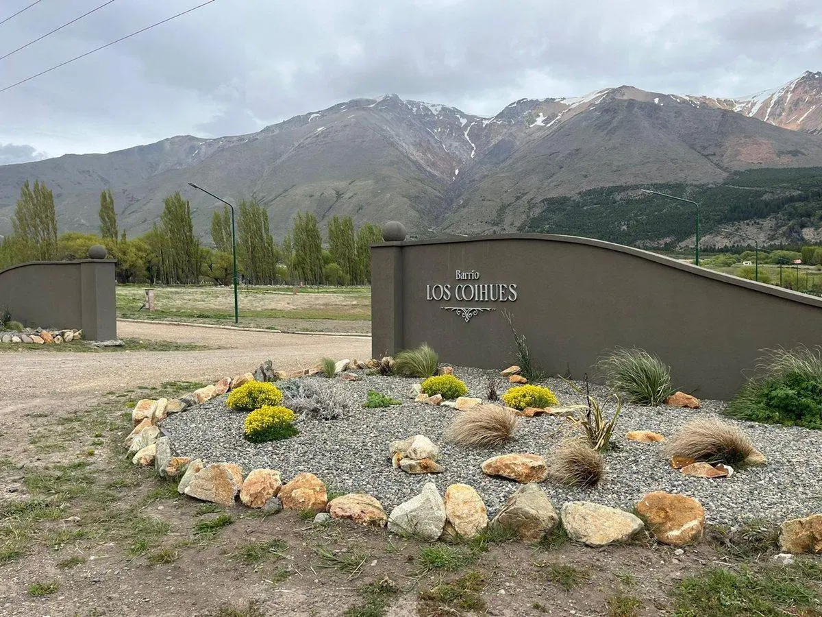 LOTE DE 704,15M2-BARRIO LOS COIHUES 4