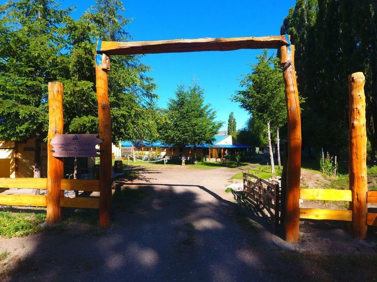 Hosteria y Viñedo en Gualjaina, Chubut Argentina. 5
