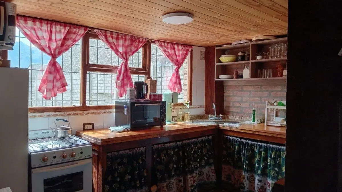Casa en Esquel 3 Dormitorios. Patio. Apto Crédito. 2