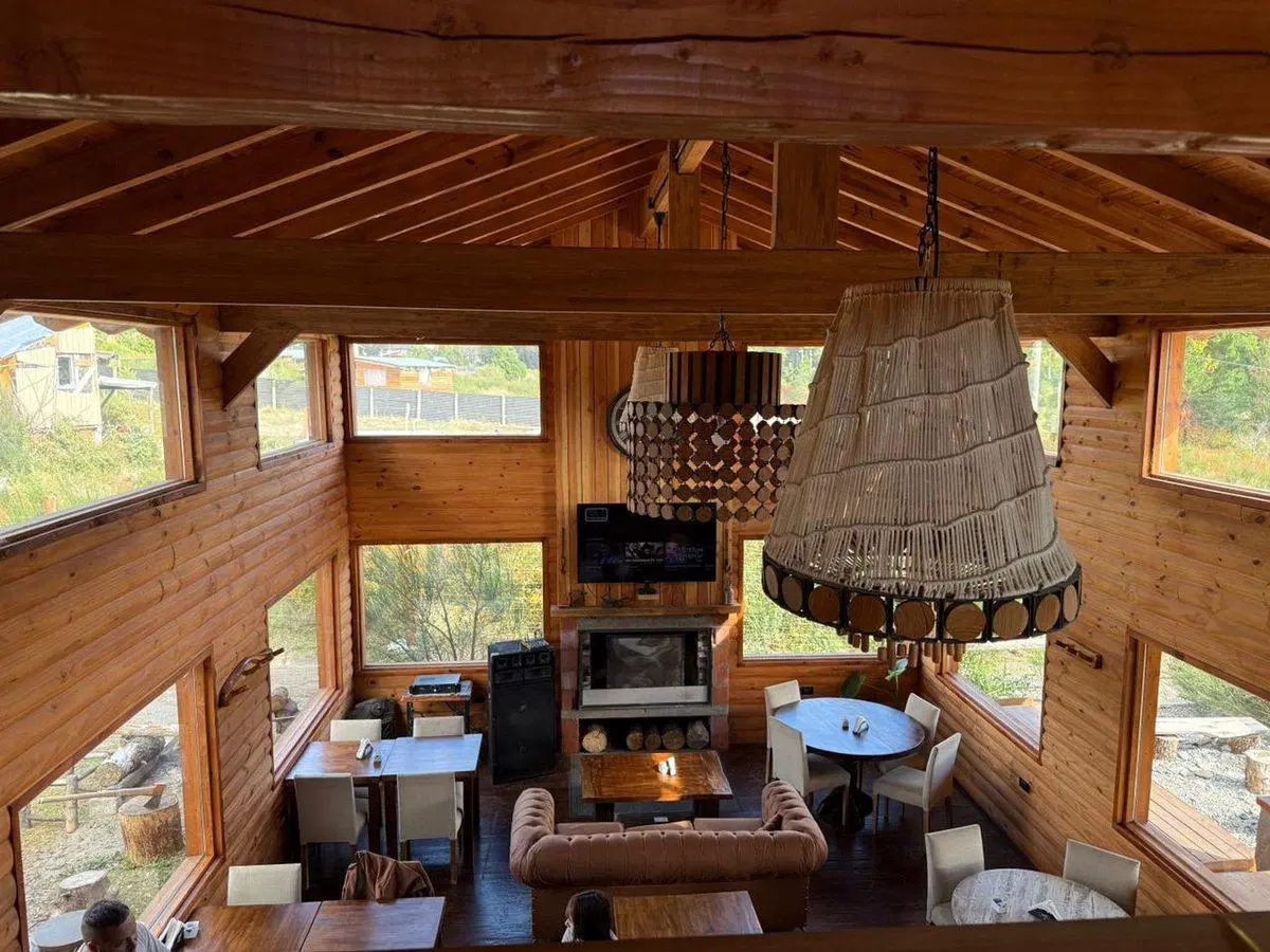 Hostería, confitería y restaurante en Epuyén 4